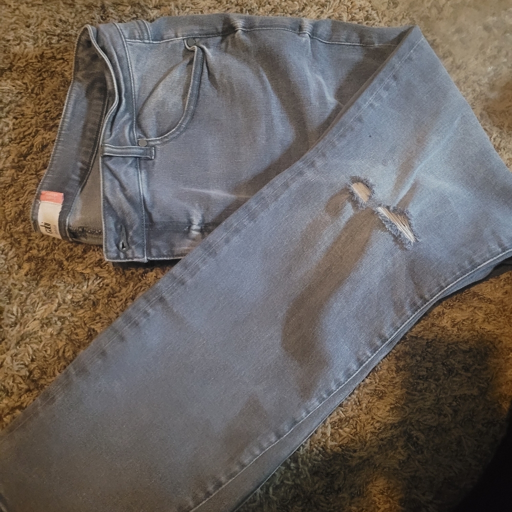 PLUS SIZE WOMAN'S JEANS